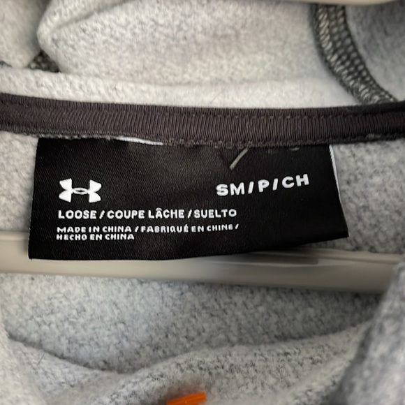 Women’s Small Under Armour Hoodie - Picture 2 of 3
